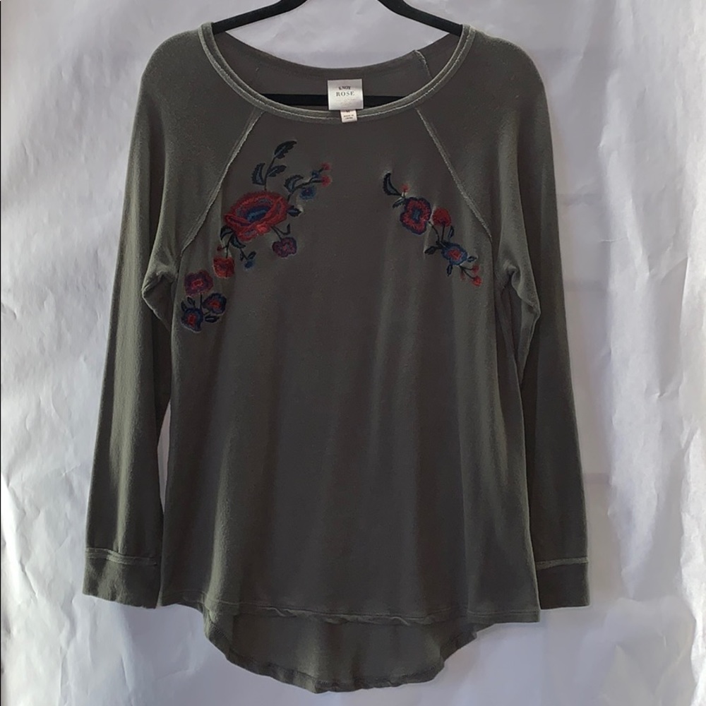 Knox Rose green long sleeve top w/ flowers size M